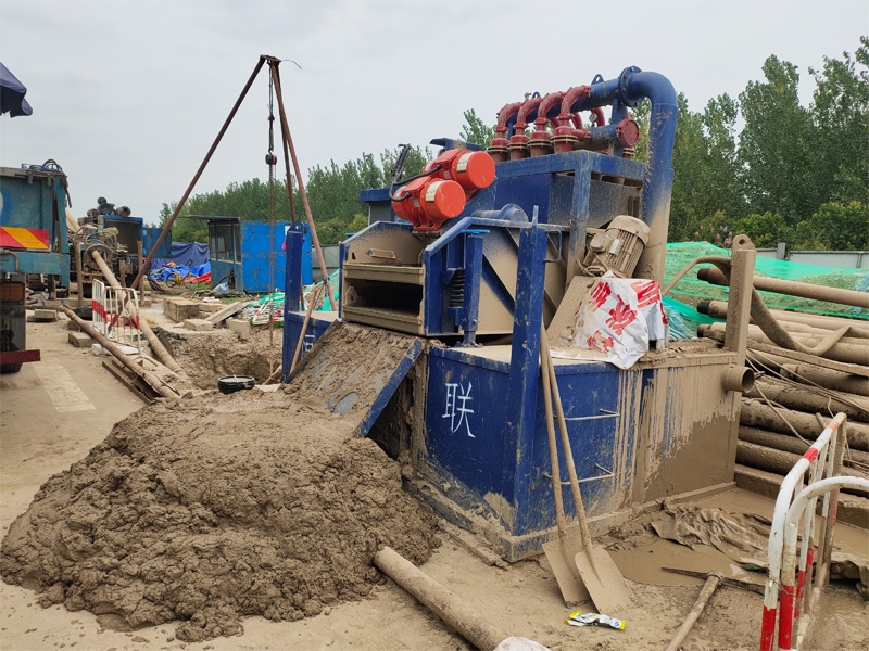 西安恒联HMC泥浆净化装置在使用现场